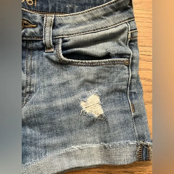 DL1961 Lucy Denim distressed blue Jean girls shorts 14 - Picture 3 of 11